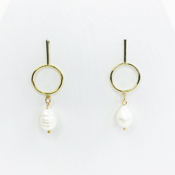 CLOSET REHAB Jewelry - Freshwater Pearl Dangle Earrings